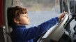 Camion [TEST VIDEO] : peut-on faire conduire un poids lourd à un enfant ? (Volvo Trucks FH500)