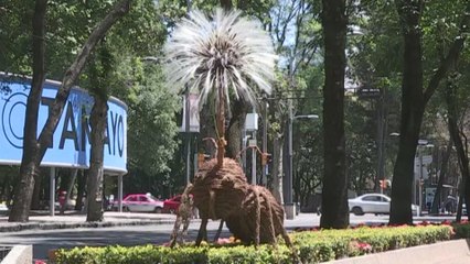 Gigantescas hormigas se toman el Paseo de la Reforma en México