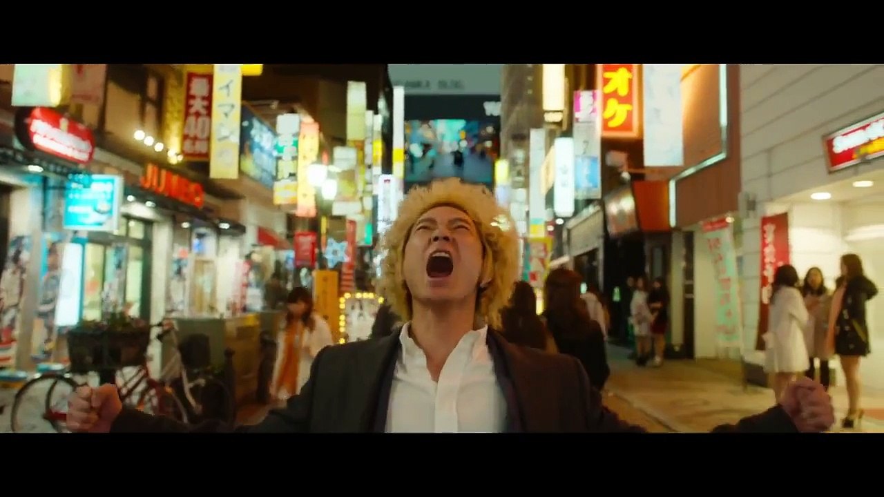 綾野剛、レッドカーペットで名刺配る　「新宿スワン2」キャスト登場に大歓声！　映画「新宿スワン2」完成披露プレミアイベント1