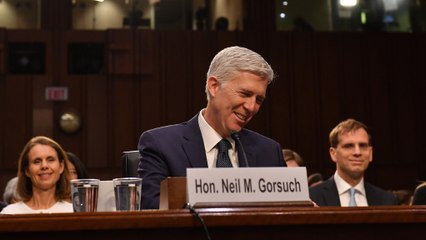 Gorsuch mistakenly says 'bigly'