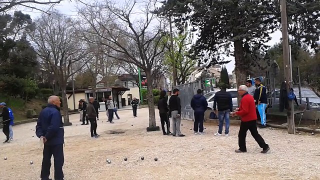 Mes 2 coéquipiers zaza(le maronneur) jean-louis (le carreau-teur mdr)et moi daf punk(normal on ne me voit pas)