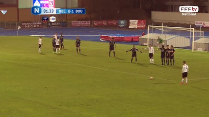 Coup franc directement dans le mur