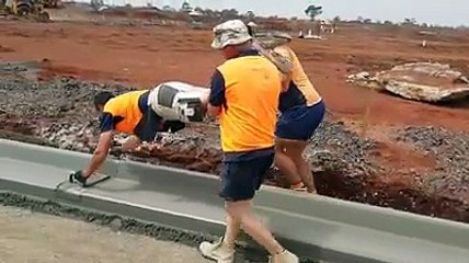 Estos Ingenieros De La Construcción Si Juegan En Equipo NO LA CRUZAZULEAN #LOL