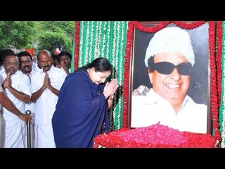 Periyar statue in honor of the Chief Minister Jayalalithaa