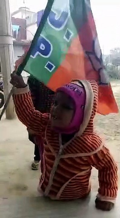 Little Kid Showing his Loyalty for BJP