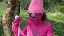 Spidergirl and Unicorn Vs Skeleton Man Kinder Surprise Hunt! Fun Kids Superhero Video In R