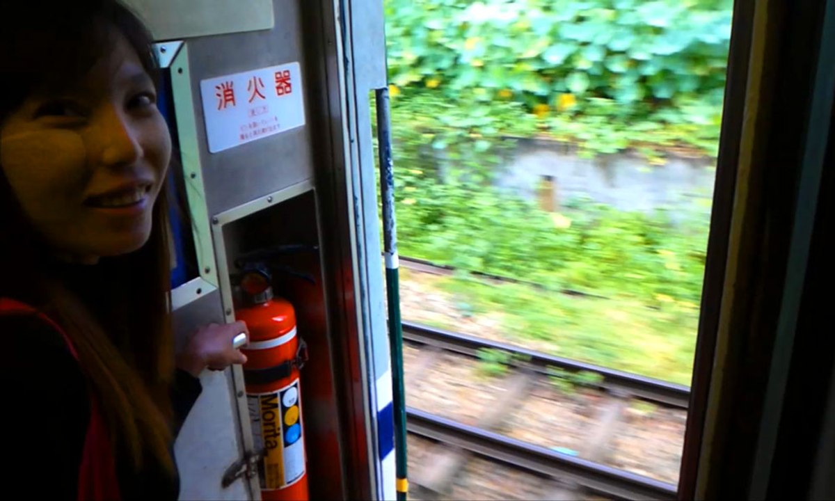 ミャンマーの電車,ヤンゴンで日本のが!駅とか切符とか車窓から,Myanmar, Yangon...