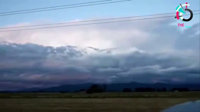 AMAZING Lightning Strike caught on camera World's Most Shocking Lightning Strike ✔P89