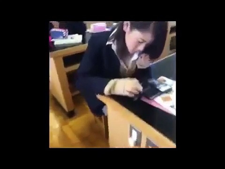 『神ダンス』iPhoneの着信音でダンスする高校生がすごすぎる‼