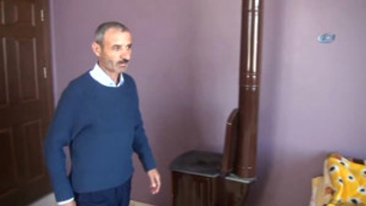 Ölecek Diye Torununa İsmini Verdiler... Abdurrahman Yüksel Metal Yemek Borusuyla Hayata Tutundu