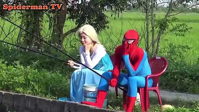 Смерть водитель в в в в жизнь совпадение обезьяна кино реальная человек-паук супергерой такси против зомби