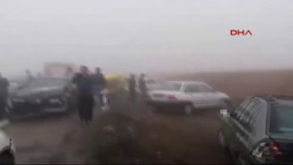 Iran'da Zincirleme Kaza Yüzlerce Araç Birbirine Girdi