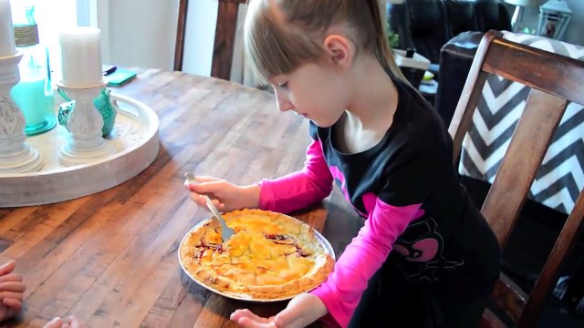 Bad Baby bakes DOG POOP pie!! Toy Freaks Out!-mhPbCqtemhM