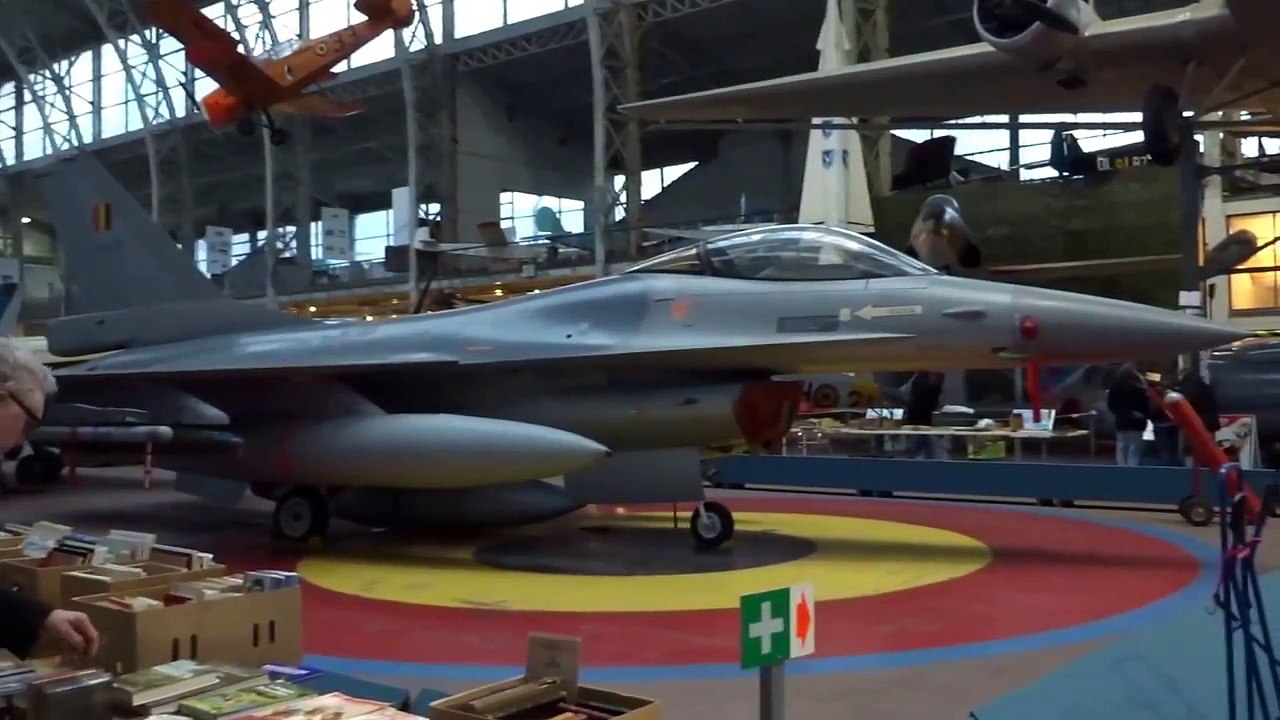 Musée Royal de l'Armée et d'Histoire Militaire ( 王立軍事歴史博物館 )