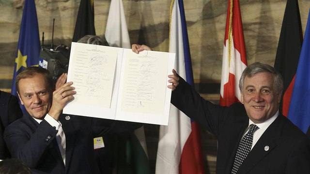 Líderes europeus assinam Declaração de Roma , que renova compromisso europeu. Siga a cerimónia em direto na euronews
