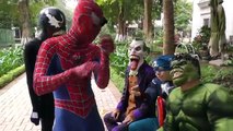 1.2.3... Fly Spiderman into Lake Shark Feed!!! Superheroes Joker Hulk Venom Children Action Movies (3)