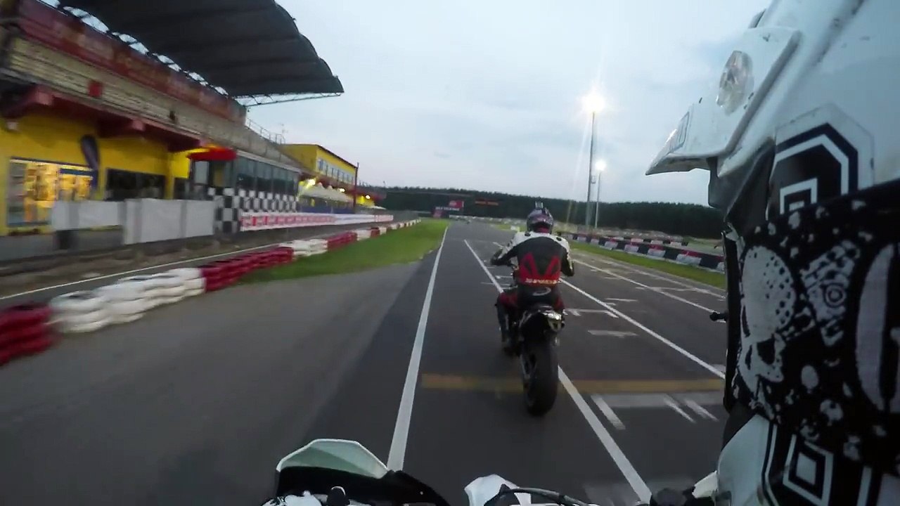 Painful crash on supermoto track - FAIL