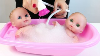 Twin Baby Dolls Bathtime Lil Cutesies Babies Bathtub w/ Shower How to Bath a Baby Doll T