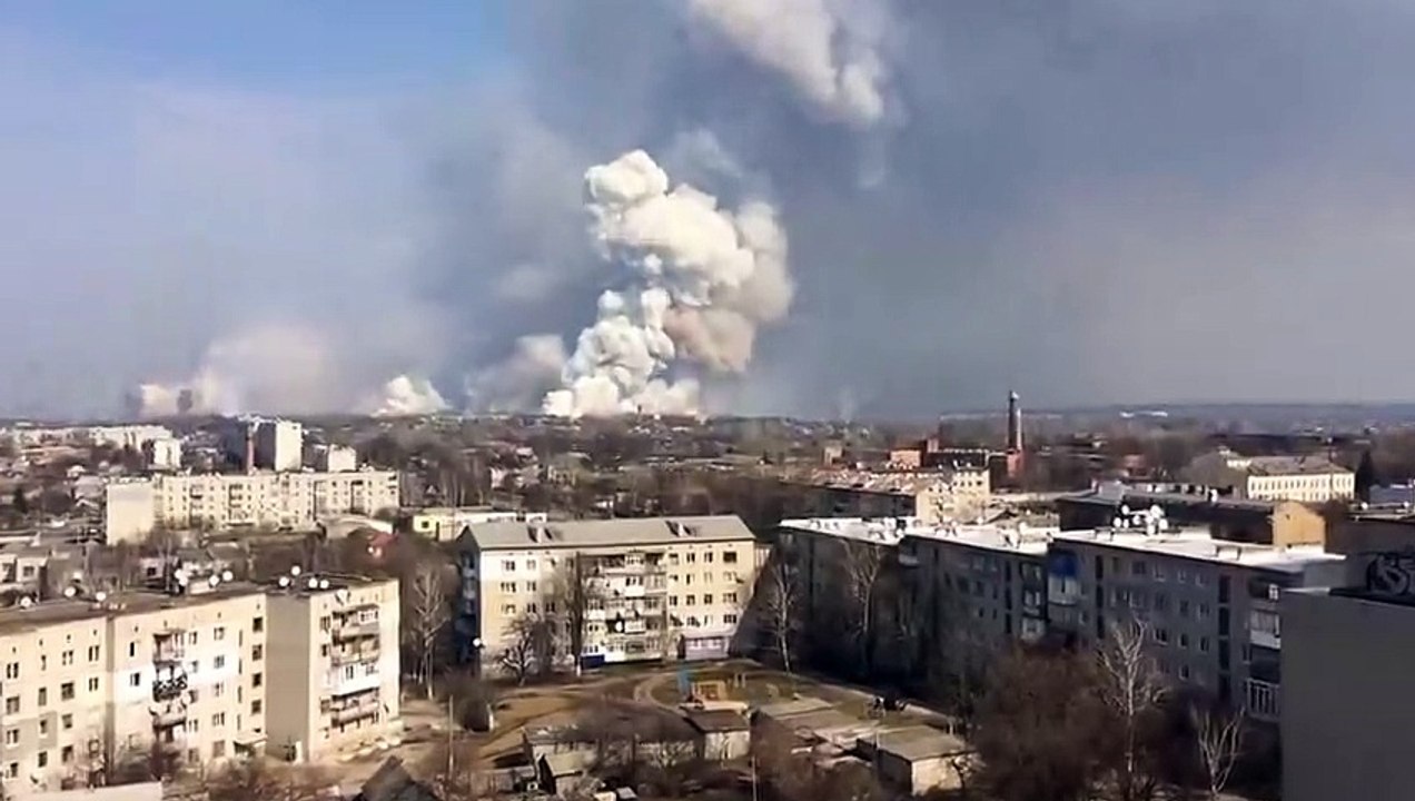 Explosions d'un dépôt d'armes en Ukraine monsterbuzz.fr