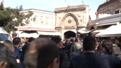 Bakan Müezzinoğlu'ndan Kapalıçarşı'ya Referandum Ziyareti