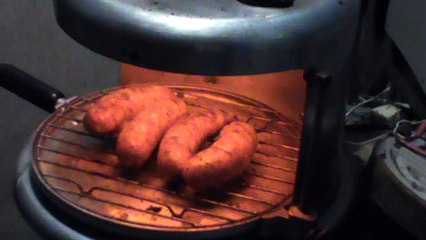 DANDY CANDY COCINANDO CHORIZOS.