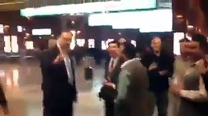 Comments_5Barking Khan who saw the public. Ptycr hands Iqbal International insult to the public. I will share.