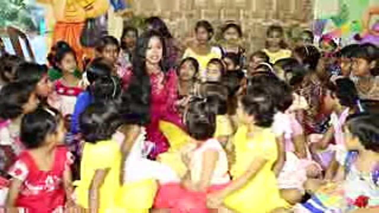 Ek Aastha Aisi Bhi Actresses Tina Phillip Explores Kolkata - Exclusive