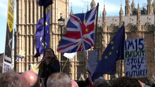 Milhares protestam contra o Brexit em Londres