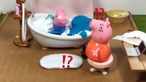 Peppa Pig Toilet Training George Poops in Bathtub Play-Doh Stop-Motion