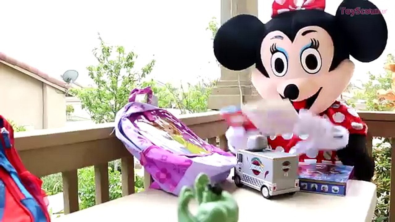 ES DE PEPPA PIG EMBARAZADA? w/ Minnie Mouse y Spiderman – Divertida Película de Superhéroes de Sueño en el Real Lif