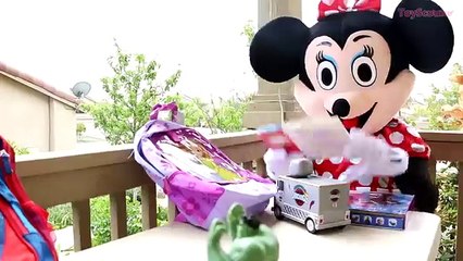ES DE PEPPA PIG EMBARAZADA? w/ Minnie Mouse y Spiderman – Divertida Película de Superhéroes de Sueño en el Real Lif