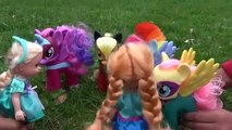 FLYING on PONIES! Pony RACE! ELSA & ANNA toddlers PLAY , RIDE and Fly on My Little Pony cute pon