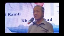 Tun Dr. Mahathir : Najib, Saya Biasa Jadi Perdana Menteri, Perompak Sahaja Mempunyai 2.6 B