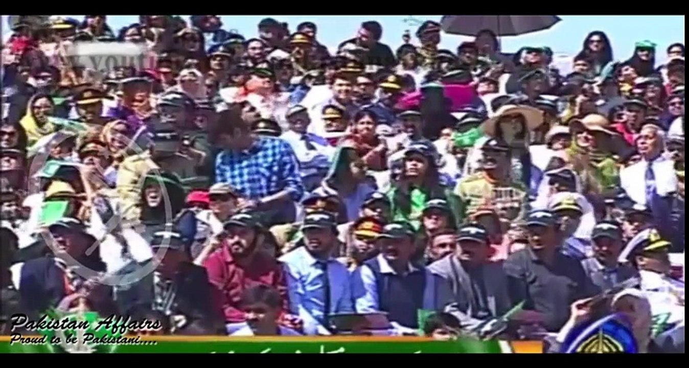 Pakistan Day_ Pak Forces Commandos Spectacular Demonstration of Paratrooping on 23 march 2017 parade ( 456 X 854 )