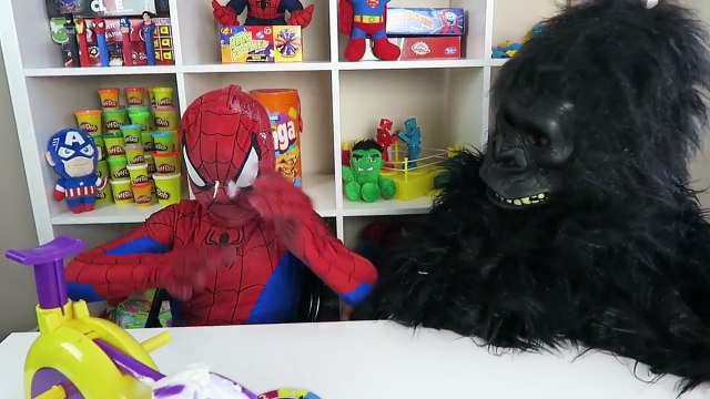 Spiderman vs Joker vs Pink Spidergirl Poo Prank! - w/ Frozen Elsa - Funny Superheroes :)