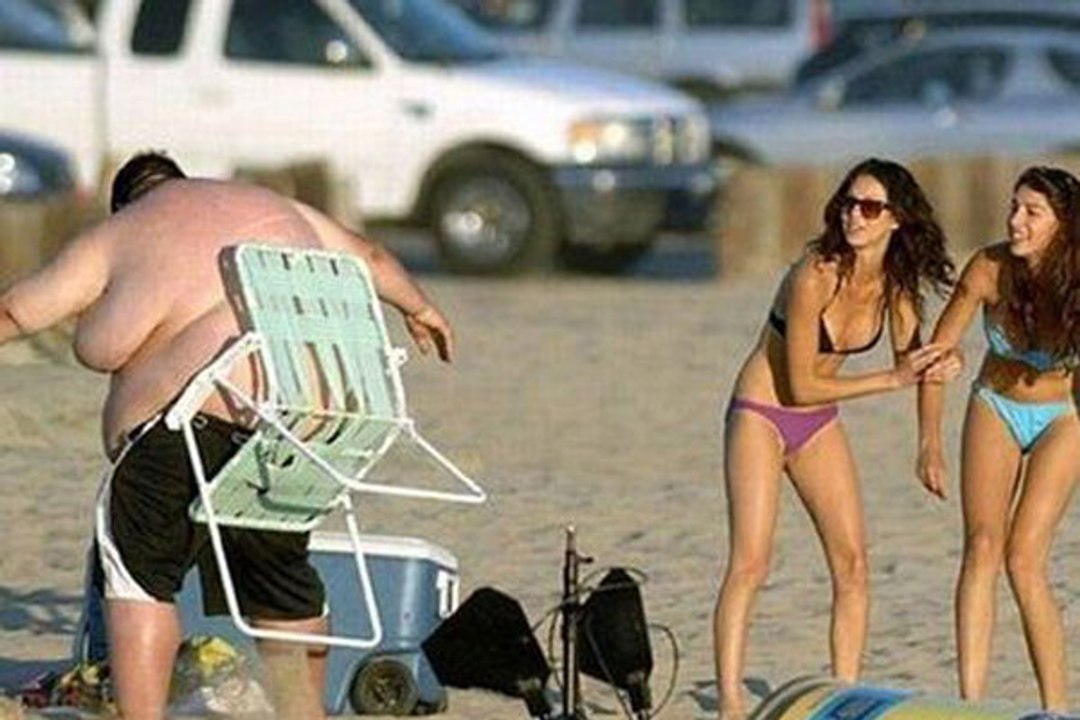 ULTIMATE FAIL COMPILATION ON THE BEACH .