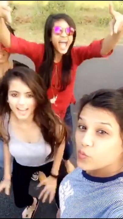 Larki beaurifull kar gayi chull-indian sexy dance indian chicks