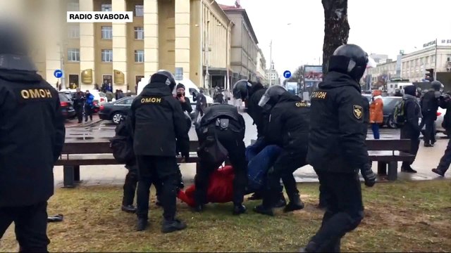 Hundreds detained after defying Belarus protest ban
