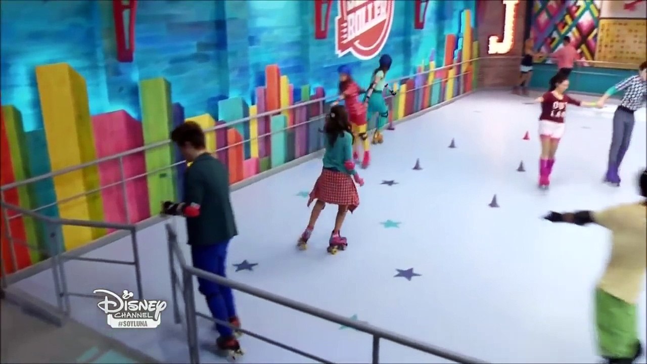 Soy Luna Extrait | Luna Decouvre La Piste Du Jam & Roller (é2)