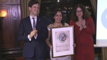 Entregan el Nobel Alternativo a feminista egipcia a la que impidieron viajar