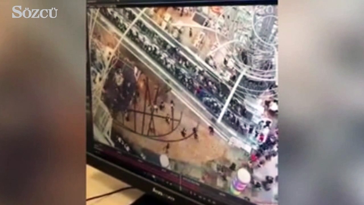 Alışveriş mağazasında yürüyen merdiven dehşeti!