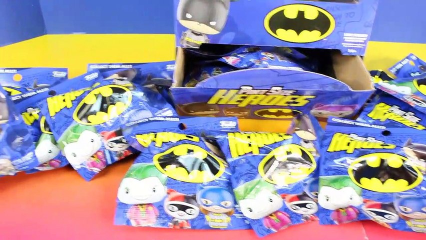 Pint Size Heroes Surprise Toy Opening With Batman And Robin-dXqo8sU