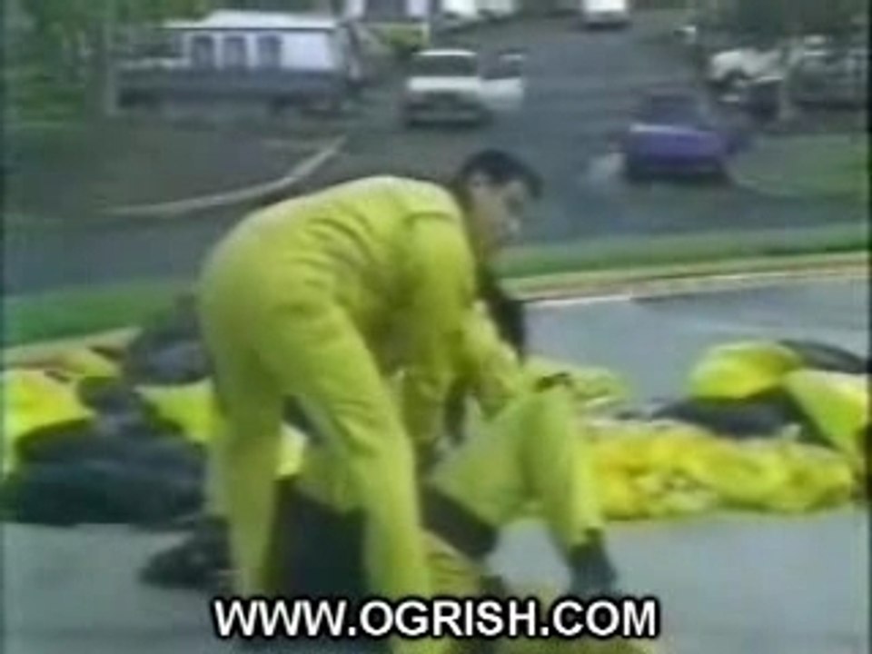 Broken leg after parachute jump