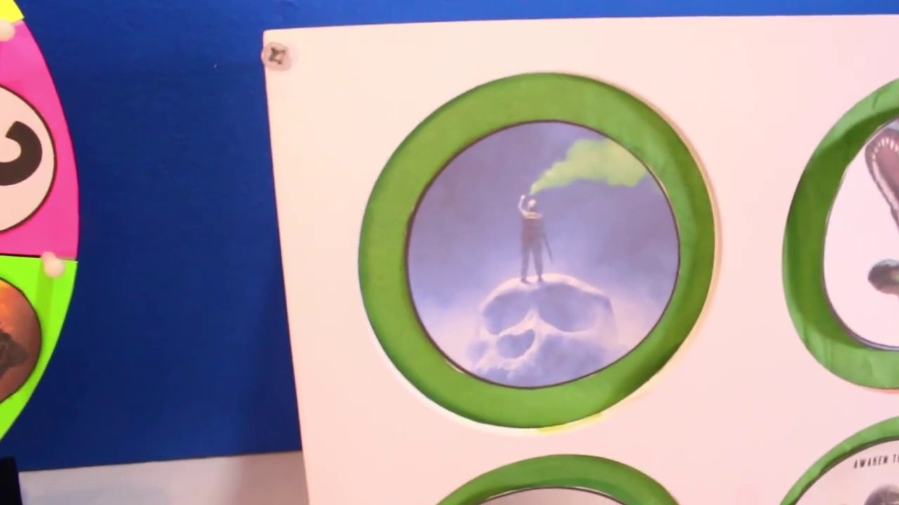 King KONG SKULL ISLAND vs DINOSAURS GAME Surprise Toys Jurassic World Slime Wheel Kids Games-gC7v_pB