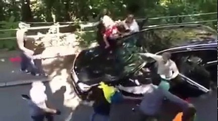 Incredible crash / Woman Die ! collision 5 people flying over the car http://BestDramaTv.Net