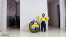 Super Giant Minions Surprise toys egg Opening Minion Bob Stuart Phil Ckn Toys-O8HpdgN6x