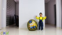 Super Giant Minions Surprise toys egg Opening Minion Bob Stuart Phil Ckn Toys-O8HpdgN6x