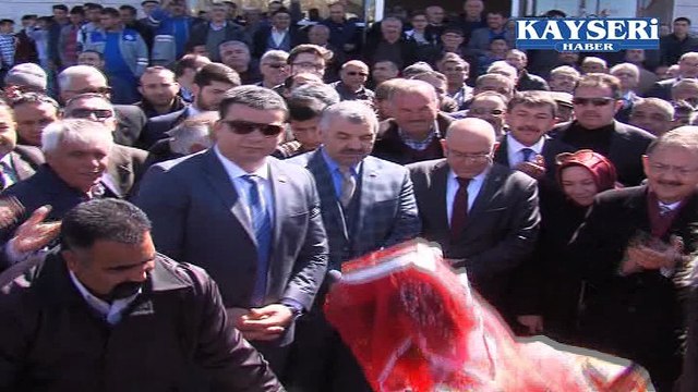 BAKAN ÖZHASEKİ VE BAŞKAN ÇELİK PINARBAŞI VE SARIZDA