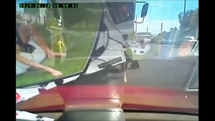 Car Crashes-Shocking dash camera HD #187