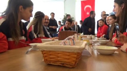 Bakan Müezzinoğlu: "Türk Milleti Zorlukları Birlikte Aşacak"